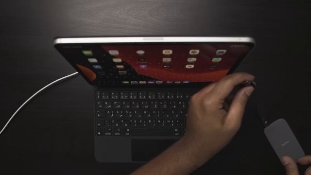 نظرة عامة على iPad Magic Keyboard смотреть онлайн