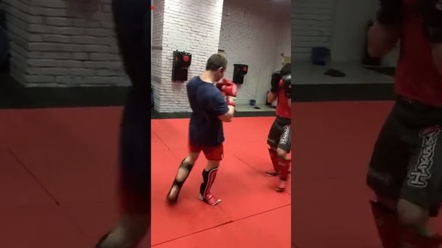 Тренировка по кикбоксингу в Москве смотреть онлайн