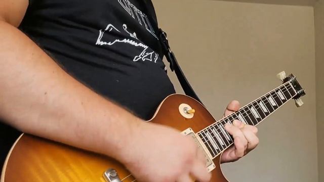 Queen We will Rock You Les paul guitar cover Yamaha THR10 смотреть онлайн
