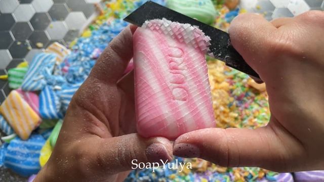 cutting cubes and diamonds on striped soap смотреть онлайн