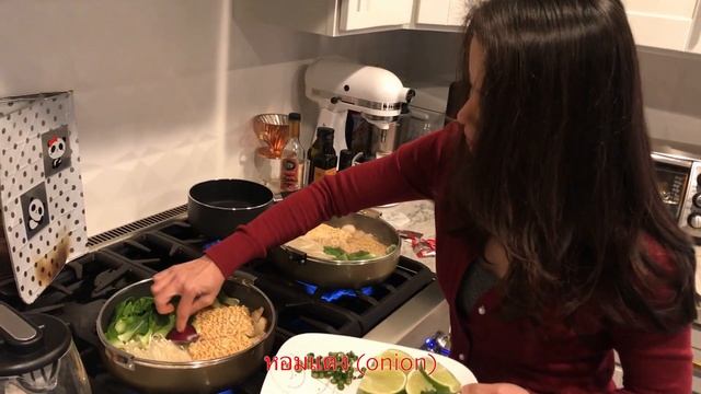 Thai Tom Yum noodle soup recipe in America - Dinner date during pandemic มาม่าต้มยำที่อเมริกา смотреть онлайн