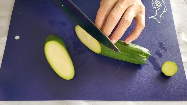 Жареная камбала. Как разделать камбалу. Как просто приготовить жареную камбалу. Камбала кето рецеп смотреть онлайн