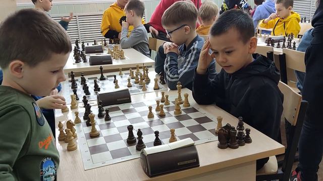 1 тур Когай Матвей(1000) - Белый Кирилл(1000)*Rapid chess смотреть онлайн