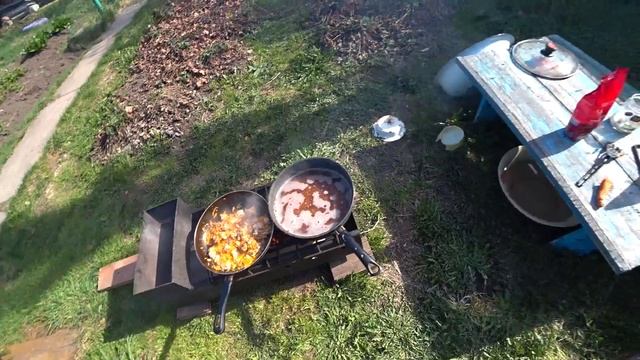 Дачно - загородная кухня / Готовка на открытом воздухе / Еда????? смотреть онлайн