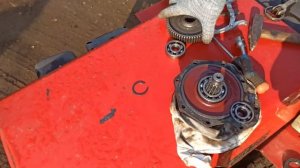 Замена сальника бортовой на минитракторе МТЗ