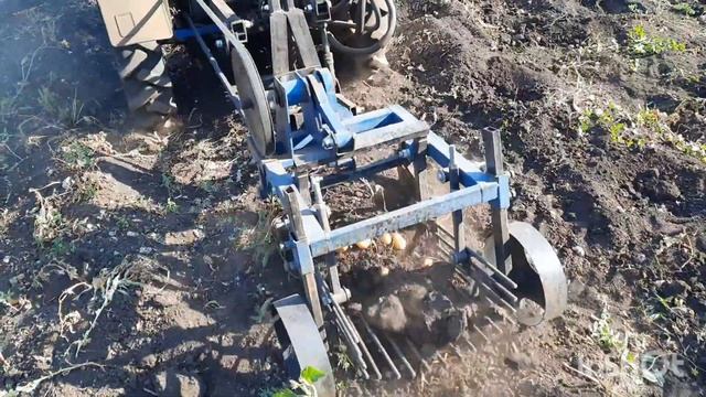 Копаем картофель по жёсткой земле. смотреть онлайн