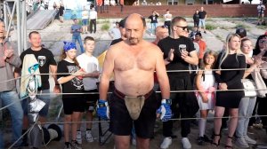 БОЕВОЙ ДЕД против ПРОФИКА ММА !!! Лучший Бой !!!