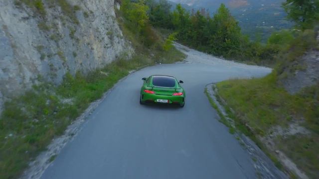 Mercedes AMG GTS смотреть онлайн