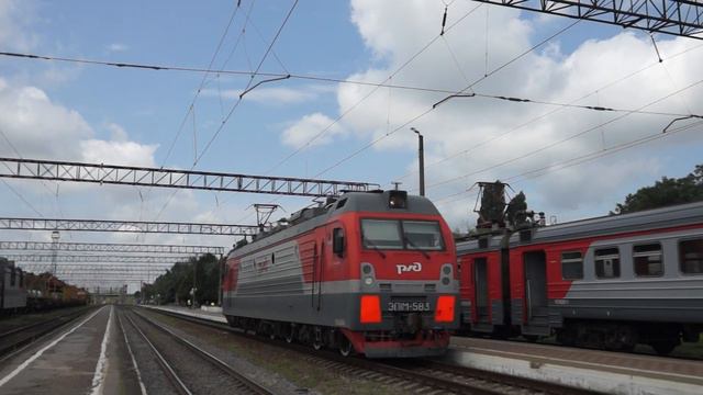 ЭП1М-583 следует резервом через станцию Староминская-Тимашевская. смотреть онлайн