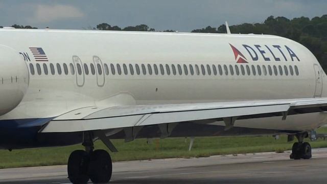 Delta Air Lines - MD-90 Taking off Daytona Beach Int'l to Atlanta/Hartsfield Jackson Int'l HD смотреть онлайн