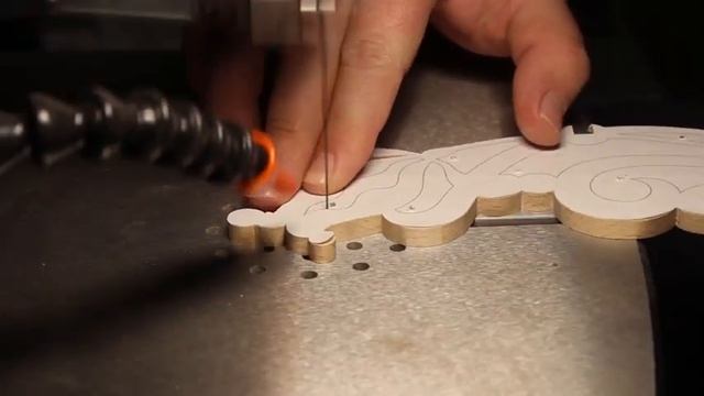 ВЫПИЛИВАЮ ПОДСТАВКУ ДЛЯ СПЕЦИЙ ИЗ ДЕРЕВА/ИЗ БУКА. SCROLLSAW DIY. смотреть онлайн