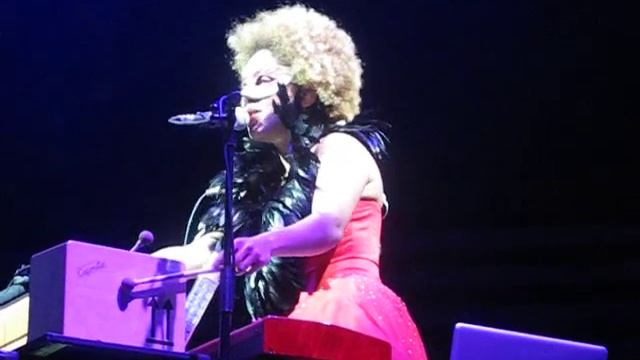 05 Martina Topley-Bird - Overcome in St. Petersburg 26.09.2010 смотреть онлайн