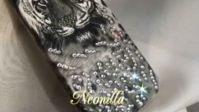 Инкрустация телефонов и чехлов стразами Swarovski смотреть онлайн