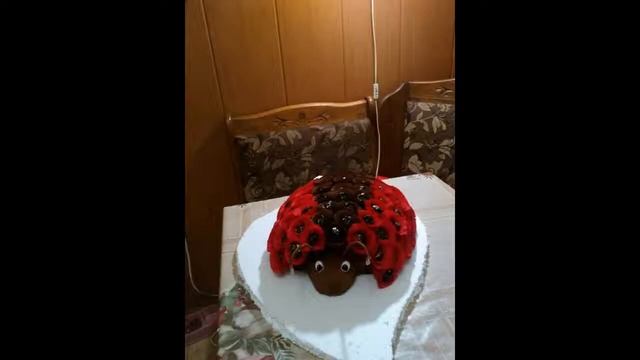 Божья коровка из конфет смотреть онлайн