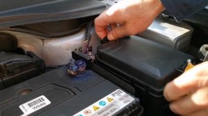 проффи не смотреть))) замена предохранителя для новичков на хендай крета