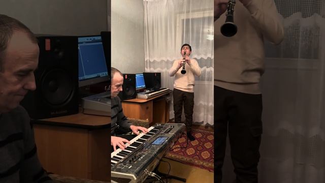 Азнавур Арзуманян и Руслан Хамзаев - Попурри смотреть онлайн