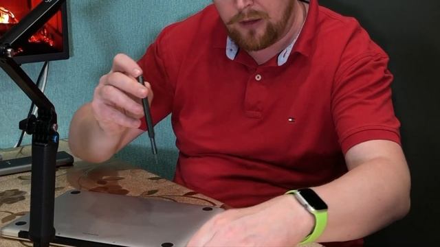 Вскрытие MacBook Pro! смотреть онлайн
