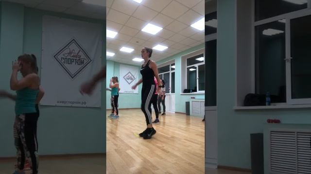Тренировка ноги, попа с гантелями! смотреть онлайн