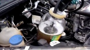 Пежо 408 1.6 HDI дизель, сливаю  топливо с помощью самодельного вакуумного насоса из пылесоса