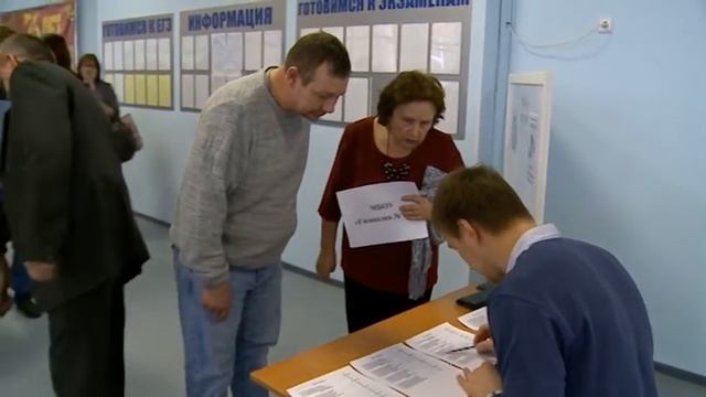 (12+) Сели за парты. Родители сдают ЕГЭ смотреть онлайн