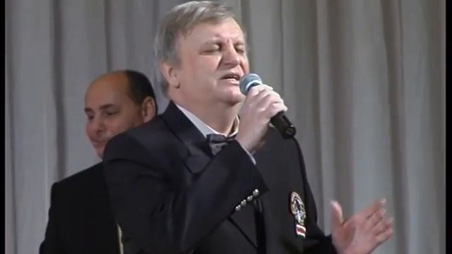 Ретро-бэнд "Граммофон" Утомлённое солнце (Ю Петербургский, И. Альвэк) - поёт Виталий Маринич смотреть онлайн
