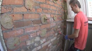 Снятие утеплителя с фасадной стены балкона