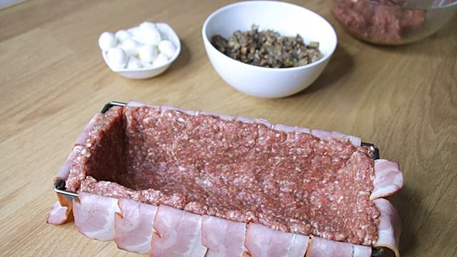 МЯСНОЙ РУЛЕТ С ГРИБАМИ | ПОТРЯСАЮЩЕ ВКУСНЫЙ! смотреть онлайн