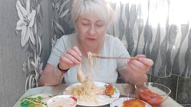 МУКБАНГ/ СПАГЕТТИ ?С СЫРОМ / БЫЛА НА ОТКРЫТИИ СЕЗОНА МОТОГОНЬЩИКОВ??????