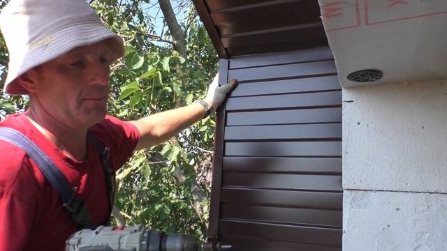 ДОМ по цене ОДНУШКИ! КОСЯК монтажа профнастила+Облицовка карнизных свесов профлистом и доборами. смотреть онлайн