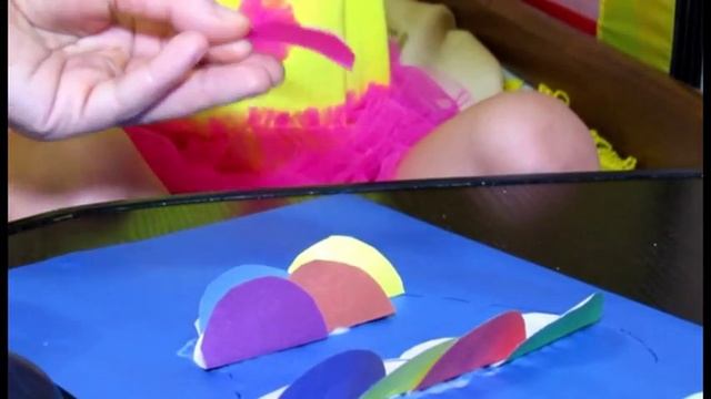 Поделки с детьми - Бумажная апликация рыбка смотреть онлайн