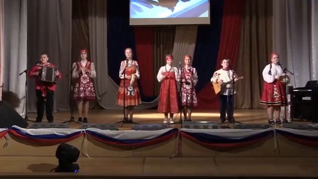 Слова и музыка А. Леоненкова "Родина" исполнил вокальный ансамбль "Сюрприз" смотреть онлайн