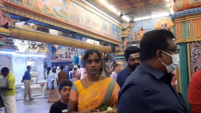 Индия. Пудучерри. Антистресс и позитив созерцать народ в храме Ганеши смотреть онлайн