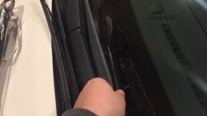Windshield Wiper Blade Replacement (Hyundai Elantra)