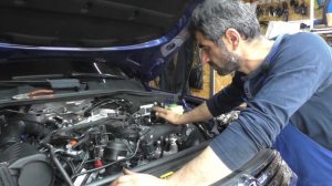 Volkswagen Touareg 3.0 тди 2015. Замена масла двигателя, АКПП, ОЖ и фильтров.