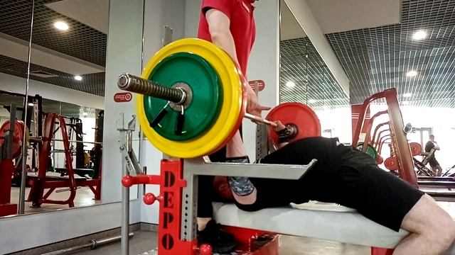 Жим лёжа с паузой на груди 120 на 3 смотреть онлайн