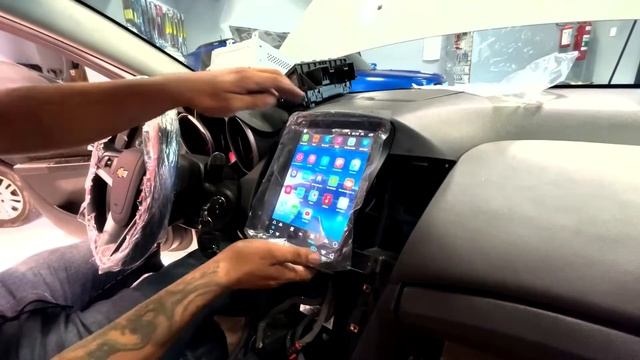 INSTALAÇÃO KIT MULTIMÍDIA TESLA | Chevrolet Cruze смотреть онлайн