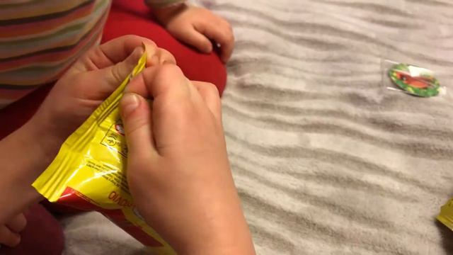 Unboxing Chipicao Angry Birds Caps 2017