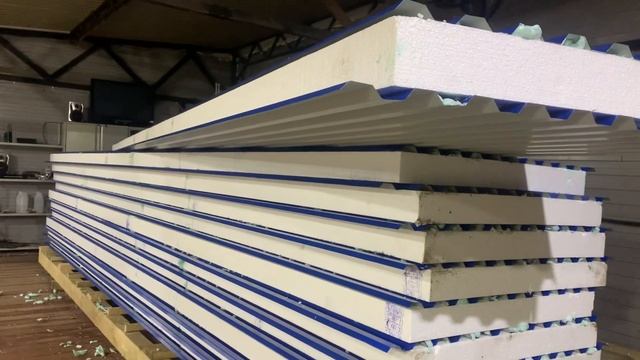 Обзор Кровельных сендвич панелей.