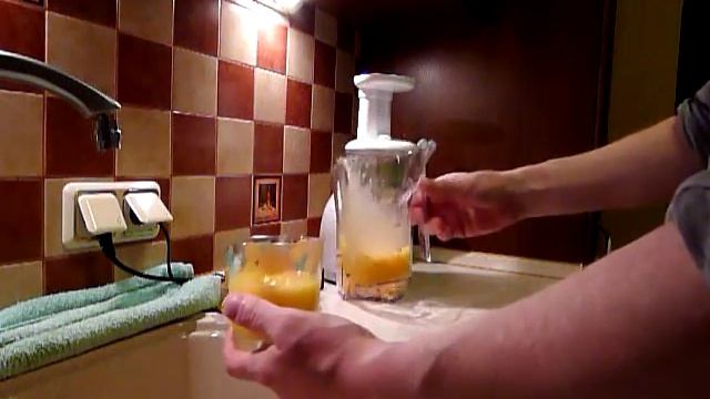 Сок из лимона и апельсина смотреть онлайн