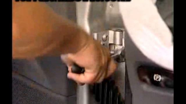 Mercedes-Benz Viano - Vordertür richtig einstellen (W639) смотреть онлайн