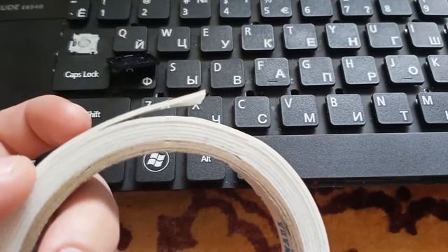 Ремонт оторванной клавиши в клавиатуре ноутбука со сломанными защёлками смотреть онлайн