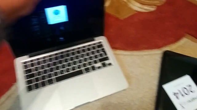 Наглядное отличие Macbook от ноутбука смотреть онлайн