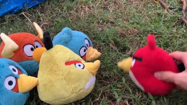 Angry Birds Classic Plush | Episode 1 — Poached Eggs смотреть онлайн