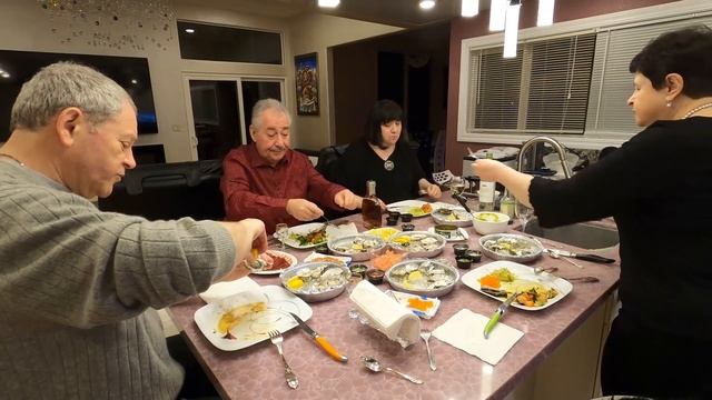 Рыбный стол или новогодние морепродукты с Гариком Прорабом и его Курочкой смотреть онлайн