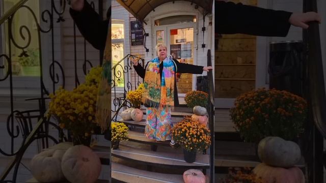 если чёрное пальто то обязательно яркие брюки и шарф с репродукцией картины Жан Марка Жаньячик!!! смотреть онлайн