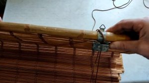 Как протянуть веревку в бамбуковые рулонные жалюзи