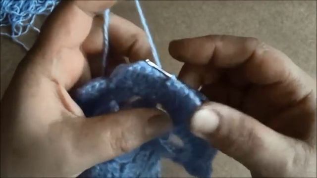 Голубая весенняя шапочка крючком.Часть 1 .Spring cap crochet.part 1 смотреть онлайн