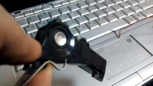 Why rattle, squeak speakers in a laptop - eliminates rattle speakers смотреть онлайн