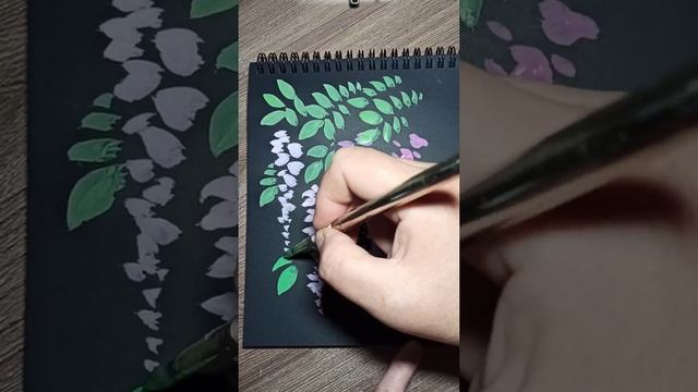 Вьющиеся цветы - рисунок гуашью на черной бумаге. смотреть онлайн