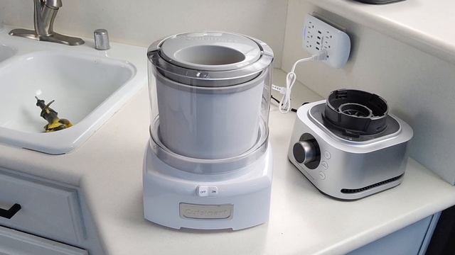 Cuisinart CIM-46PC Ice Cream Maker Review | Watch This Before You Buy! смотреть онлайн
